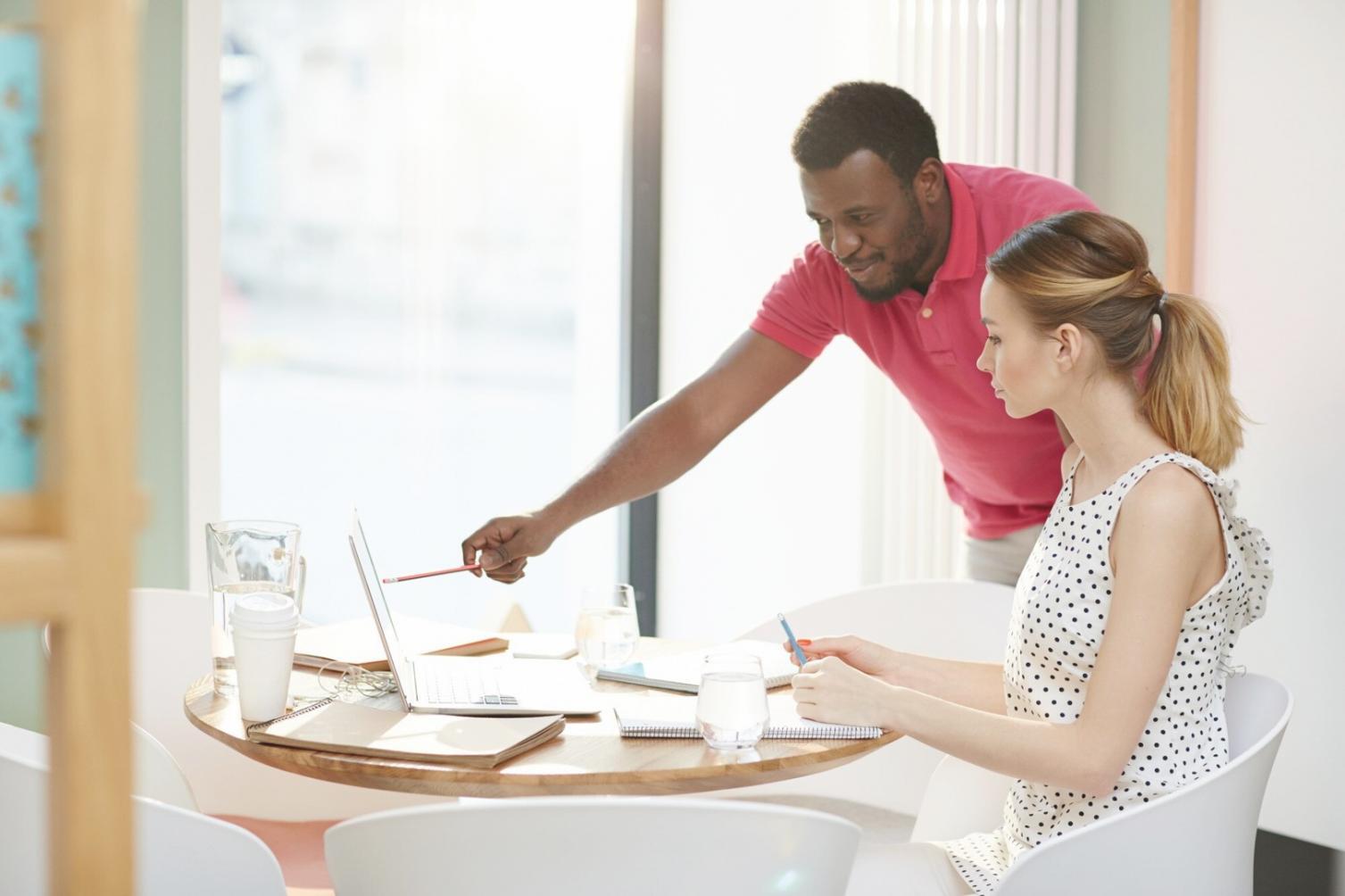 Analyse de données financières sur tableau